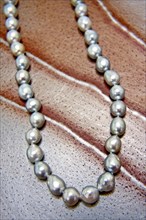 Tahitian grey pearl Strand