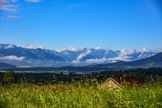 View from Niedersonthofen into the Oberstdorf mountains