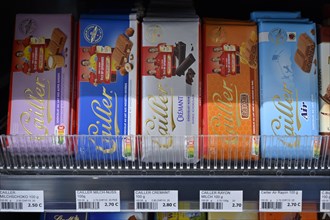 Sales shelf Cailler chocolate bar price labels