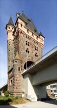 Tower and bridge gate on the west side of the Nibelungen Bridge