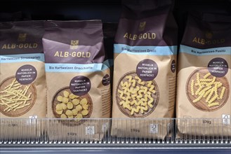Sales shelf organic durum wheat pasta
