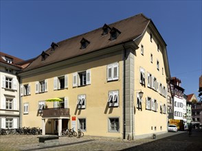 Residential and commercial building on Muensterplatz