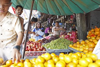 Fruit market in Trang Town