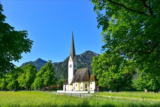 Church of St. Leonhard in Fischhausen