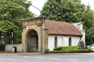 Cemetery gate from 1839