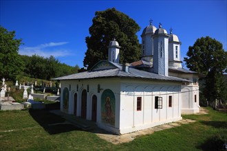 Biserica Parohiala Church near Vranesti