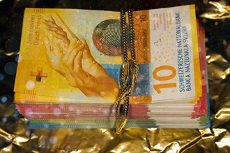 Symbol photo for black money in Switzerland