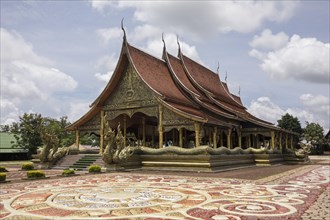 Temple Wat Sirindhorn Wararam