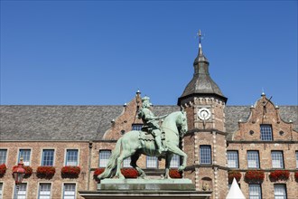Jan Wellem Equestrian Statue in front of the city hall