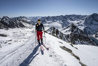Ski tourers climbing Pirchkogel