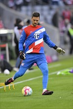 Warm-up training goalkeeper Sven Ulreich FC Bayern Munich FCB