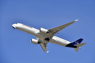 Taking off Lufthansa Airbus A350-900