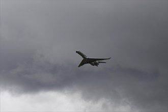 Passenger plane during take off