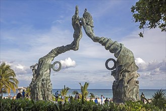 Sculpture Portal Maya 2012 in the Parque Los Fundadores