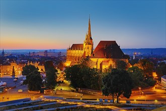 City view with Severi Church and Erfurt Cathedral at dawn