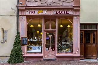 Shop window of Cafe Au Dore