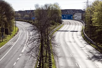 Empty streets on the feeder road to the A46