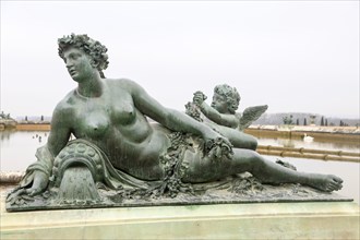 Bronze statue Nymph
