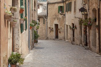Alley in Valldemossa, Majorca, Balearic Islands, Spain, Europe
