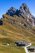 Sofiehuette, behind the Geisler Group with the Sas Rigais peak, Val Gardena, Dolomites, South Tyrol, Italy, Europe