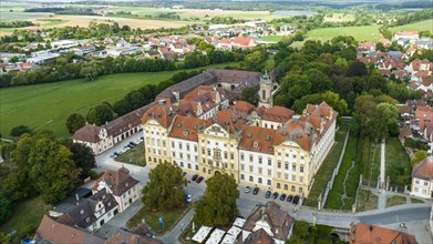 Aerial view, Residenz Ellingen, with the Ellingen estate and castle brewery, High Baroque, Ellingen, Franconian Lake District, Middle Franconia, Franconia, Bavaria, Germany, Europe