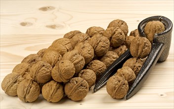 Walnuts unshelled, Food, Nutrition, Nutcracker