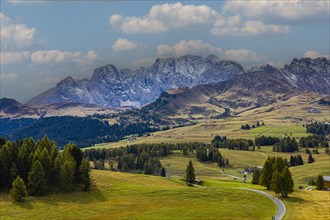 Snow-covered peaks of the Catinaccio, view from the Alpe di Siusi, Val Gardena, Dolomites, South Tyrol, Italy, Europe