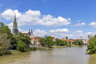 City view with Danube, Ulm Cathedral with Metzgerturm, the modern glass pyramid of the Central Library and buildings of the old town, Ulm, Baden-Wuerttemberg, Germany, Europe