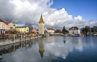 Harbour promenade with Mangturm, reflected in the lake, harbour, Lindau Island, Lake Constance, Bavaria, Germany, Europe