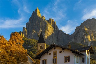 The summit of the Schlern in the evening light, below the Seiser Alm, view from Seis, Dolomites, South Tyrol, Italy, Europe