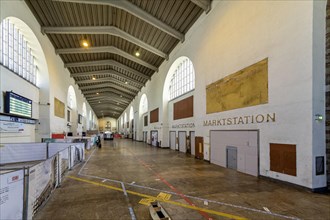Main railway station in front of general renovation, the Bonatz building, a protected monument, is undergoing general renovation. The interior is still reminiscent of its former function, Stuttgart, B...
