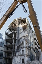 Demolition of the former Dresdner Bank on Koenigsallee, Le Coeur project, Duesseldorf, North Rhine-Westphalia, Germany, Europe