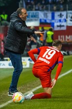 Coach Frank SCHMIDT substitutes Jonas FOEHRENBACH