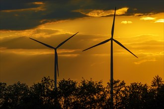 Frimmersdorfer Hoehe Wind Farm, Frimmersdorf, North Rhine-Westphalia, Germany, Europe