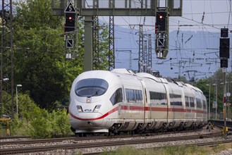 Deutsche Bahn AG ICE underway on the Rhine Valley line near Riegel, Baden-Wuerttemberg, Germany, Europe
