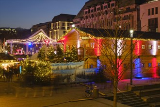 Christmas Market at the Koe-Bogen and Koenigsallee, Blue Hour, Duesseldorf, North Rhine-Westphalia, Germany, Europe