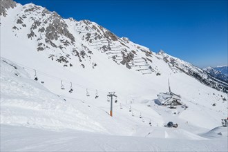 Frau-Hitt-Warte chairlift, Nordkette ski area Innsbruck, Tyrol