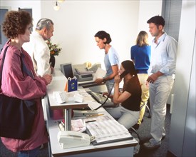 Consultation in an orthopaedic practice, here in the centre of Cologne on 28.8.1997, with the preparation and performance of operations, DEU, Germany, Europe