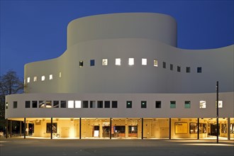 Duesseldorfer Schauspielhaus am Abend, abbreviated Dhaus, Duesseldorf, North Rhine-Westphalia, Germany, Europe