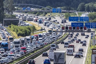 Heavy traffic on the A8 motorway with traffic jam near Stuttgarter Kreuz, Stuttgart, Baden-Wuerttemberg, Germany, Europe