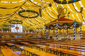 Wiesnaufbau, Winzerer Faehndel marquee, Oktoberfest, Theresienwiese, Munich, Upper Bavaria, Bavaria, Germany, Europe