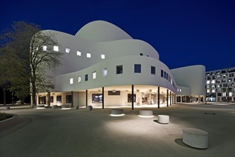 Duesseldorfer Schauspielhaus am Abend, abbreviated Dhaus, Duesseldorf, North Rhine-Westphalia, Germany, Europe