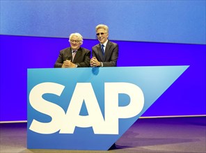 Hasso Plattner, left, Chairman of the Supervisory Board of SAP SE, Bill McDermott, then Spokesman of the Executive Board, Logo, Annual General Meeting, Waldorf, Mannheim, Baden-Wuerttemberg, Germany, ...
