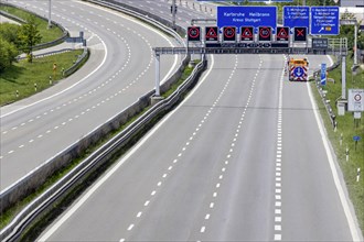 Empty lanes on A8 motorway, exit restrictions due to Corona cause empty roads, Stuttgart, Baden-Wuerttemberg, Germany, Europe