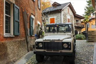 Parked Land Rover in the alleys, Cannobio, Lake Maggiore, Verbano-Cusio-Ossola, Piedmont, Italy, Europe
