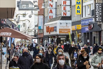 Mandatory wearing of masks in the Ostenhellweg pedestrian zone in Dortmund