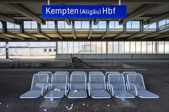 Platform with seats, track with buffer stop, main station, Kempten, Allgaeu, Bavaria, Germany, Europe