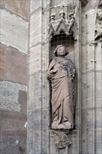 Sculpture of Mary at the portal of the Fountain of Virtue