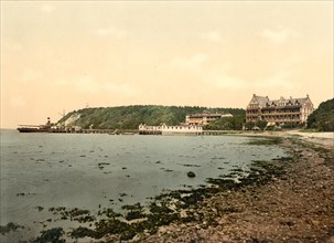 The beach and the hotel of Gluecksburg