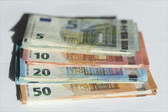 Various euro notes